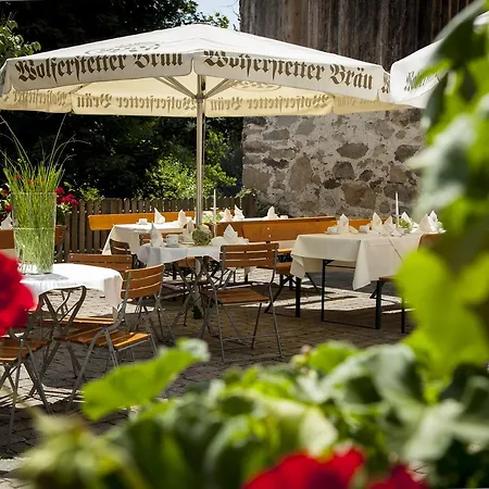 Hotel Wirtshaus Am Schloss